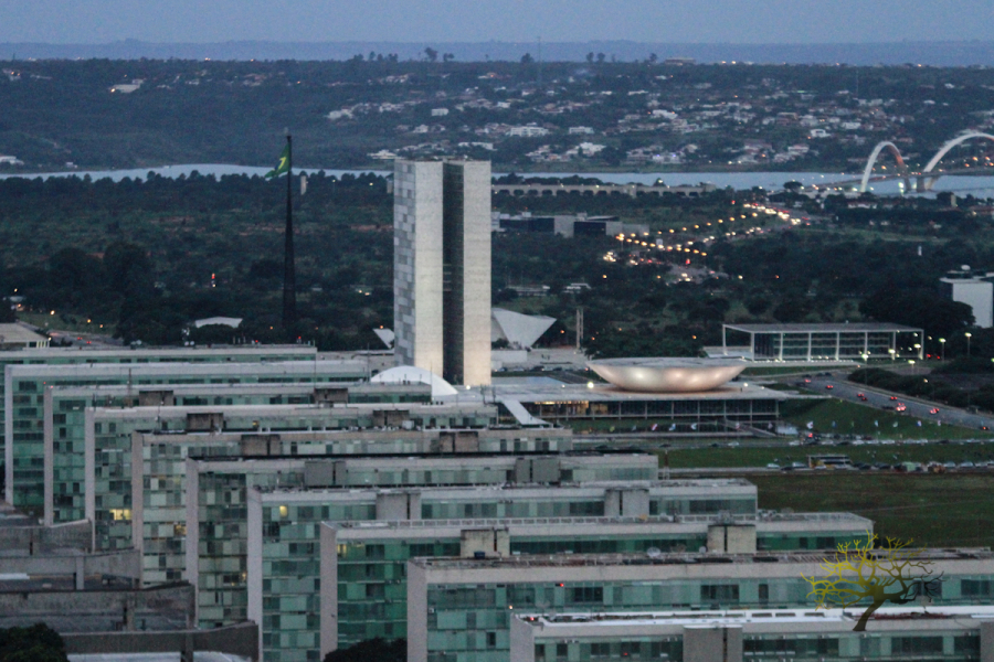 Orçamento de 2025 autoriza 57,8 mil novas vagas no governo federal