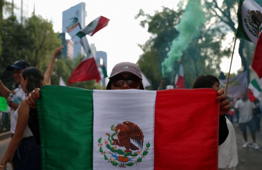 Em meio a protestos, começa tramitação de controversa reforma judicial do México