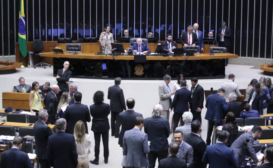 Câmara dos Deputados aprova fim gradual da desoneração da folha de pagamento 