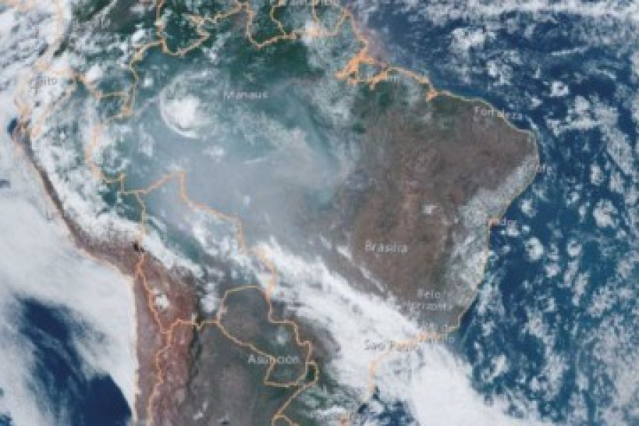 Fumaça que cobre o Brasil é registrada por satélite da Nasa; veja