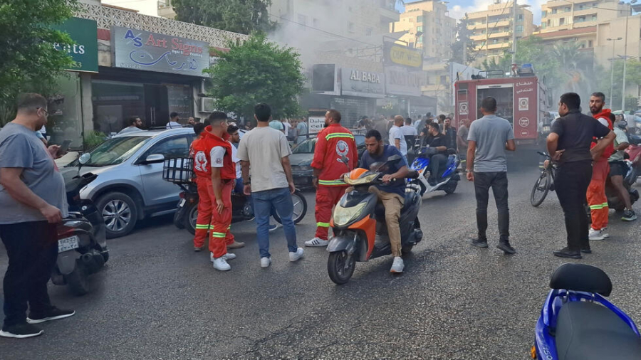 Novas explosões de walkie-talkies em redutos do Hezbollah no Líbano matam pelo menos 14 pessoas