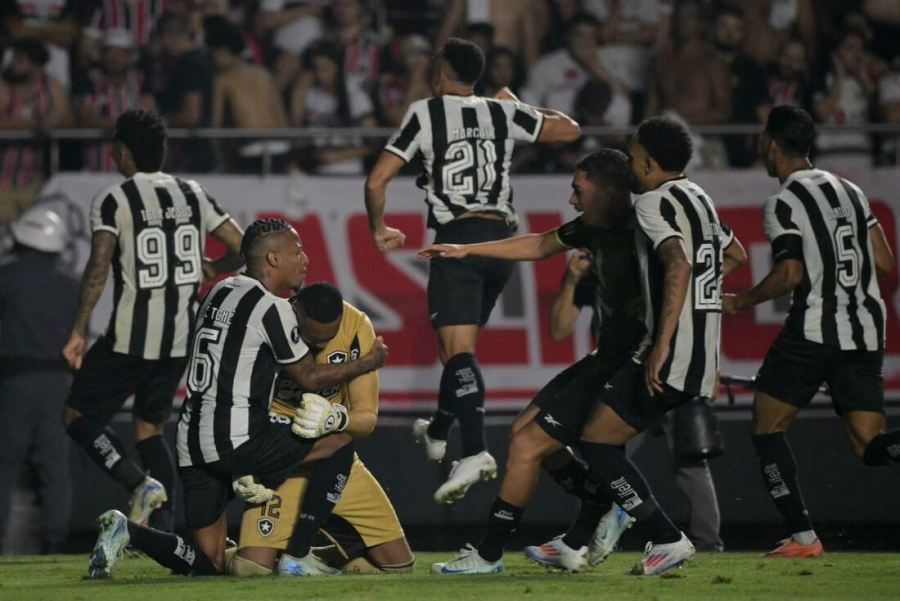 São Paulo perde do Botafogo nos pênaltis e cai nas quartas da Libertadores