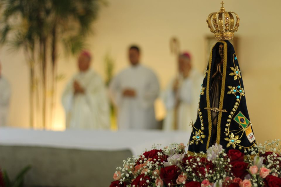 Dia de Nossa Senhora Aparecida: Milhares de devotos celebram a Padroeira do Brasil no Santuário Nacional