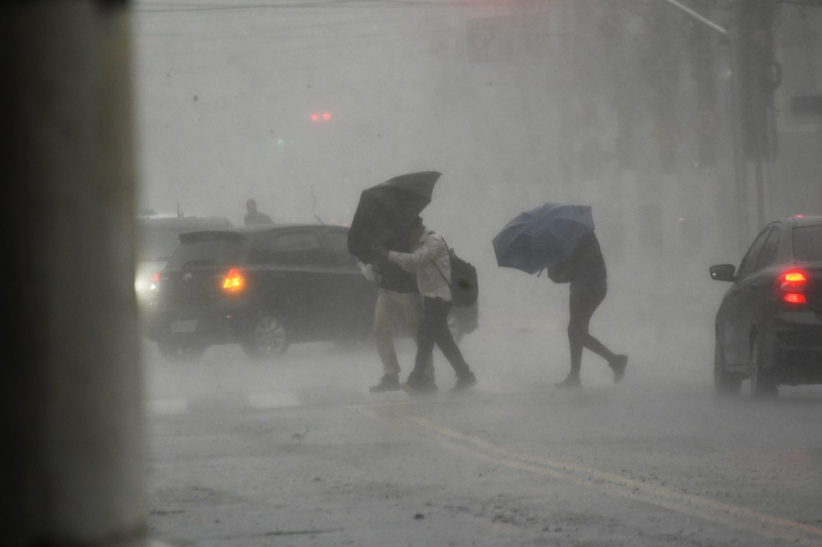 Chuva intensa atinge parte do país a partir desta terça-feira (15)